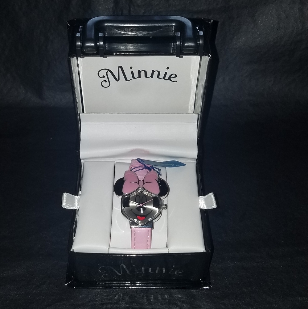 ADORABLE Children's Minnie Mouse Watch - Picture 6 of 8